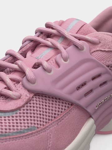 Baskets basses 'TRUNNER' Jordan en rose