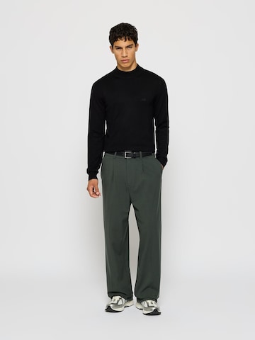 Burocs Loose fit Pleat-Front Pants in Grey