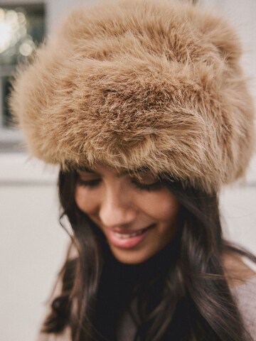 Pălărie de la Next pe bej