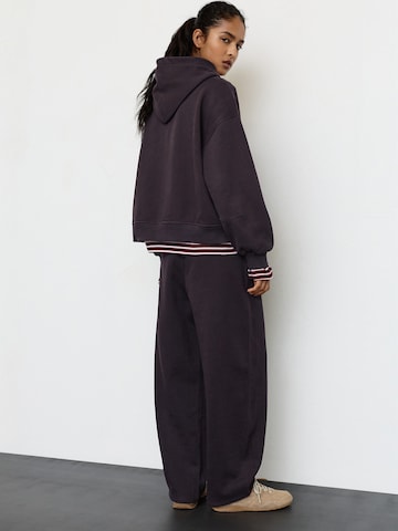 Pull&Bear Суичър в кафяво