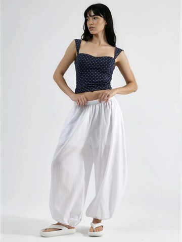 Barrel Pantalon harem Busem en blanc : devant