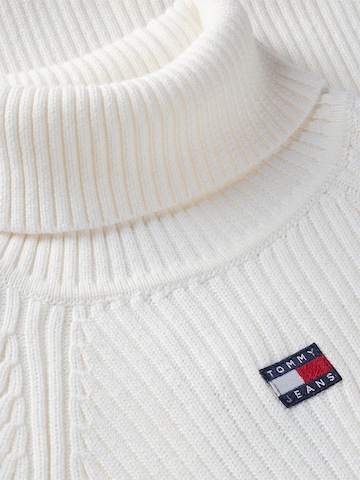 Abito in maglia di Tommy Jeans in bianco
