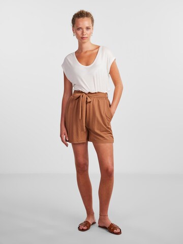 PIECES Regular Shorts 'LINDA' in Braun