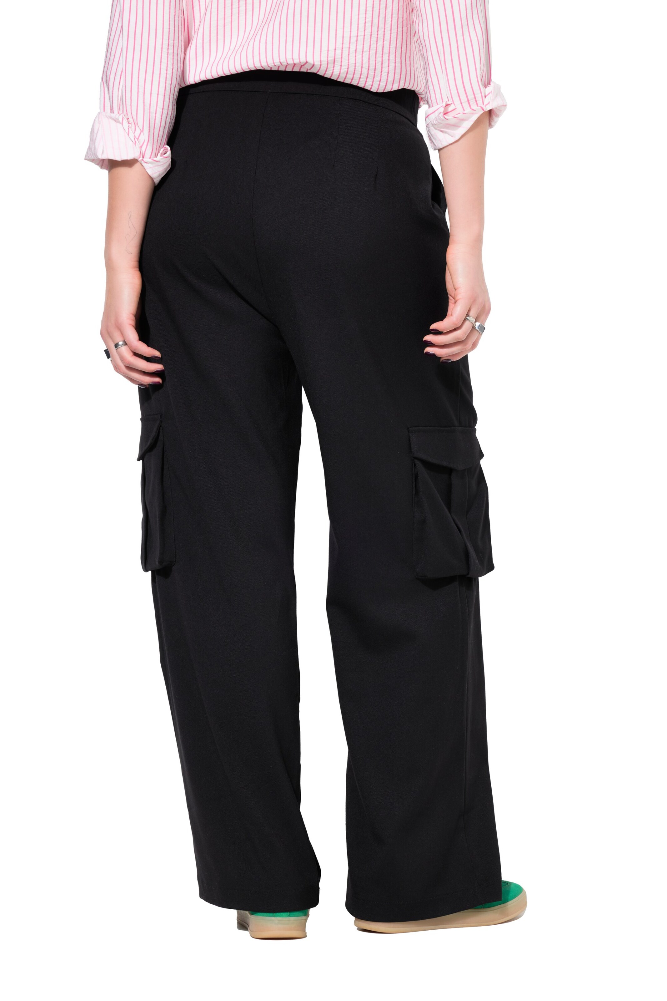 Studio Untold Loosefit Bandplooibroek in Zwart