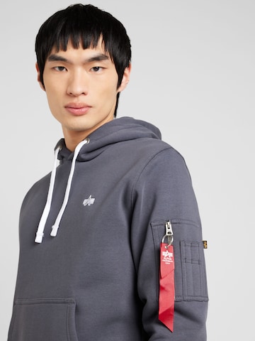 ALPHA INDUSTRIES Sweatshirt in Grey