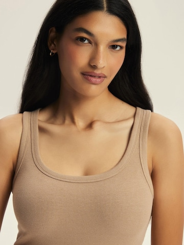 Top 'Ripp-Tanktop aus Viskose-Baumwoll-Mix, Jody 2' di ESOTIQ in beige
