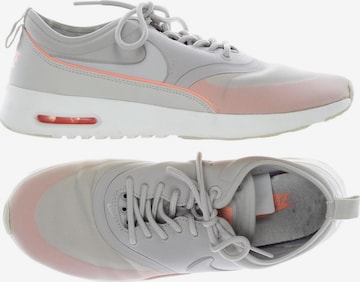 NIKE Sneaker 38,5 in Grau: Vorderseite