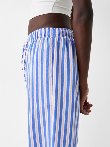 Bershka Loose fit Trousers in Blue