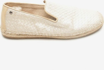 UGG Flats & Loafers in 40 in Beige: front