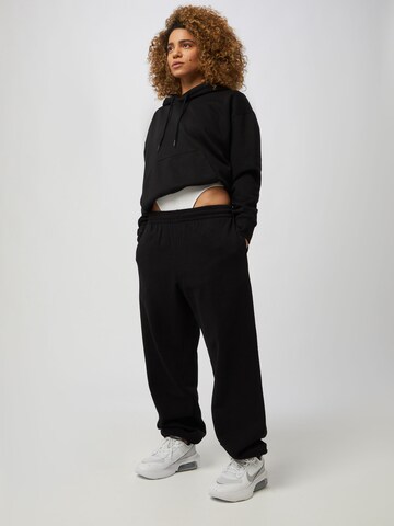 WEEKDAY Tapered Pants 'Corinna' in Black