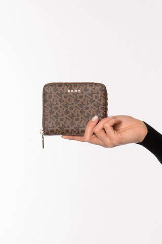 DKNY Wallet 'BRYANT' in Brown: front