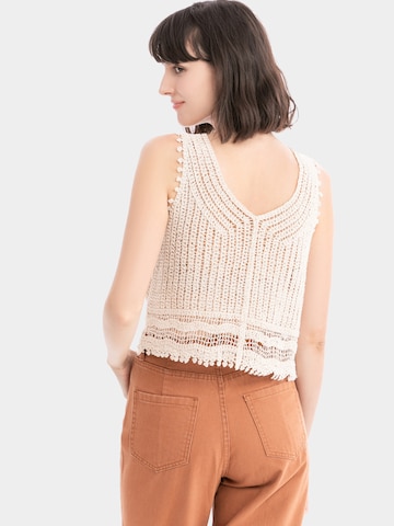 AIKI KEYLOOK Broderad topp i beige