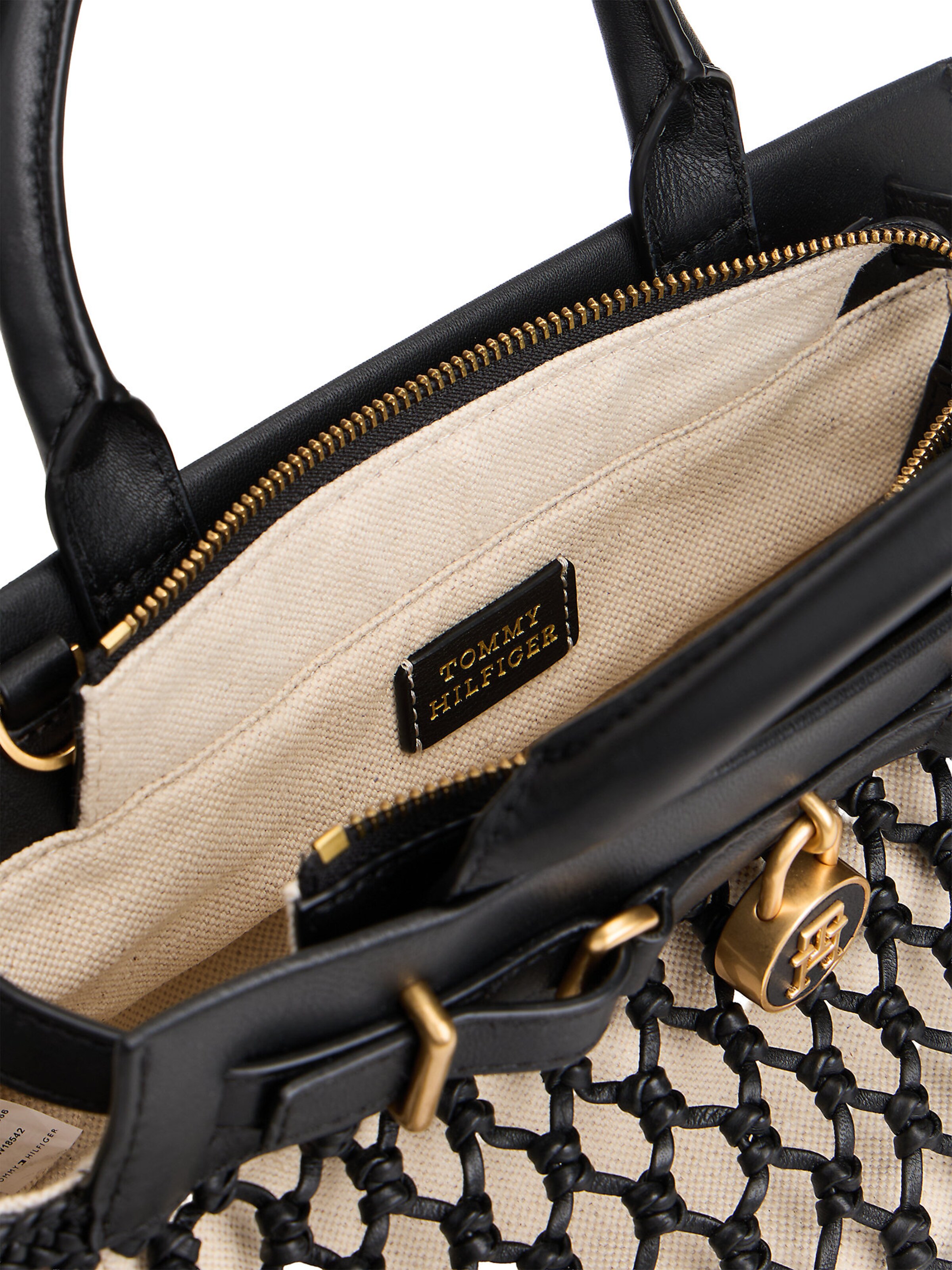 TOMMY HILFIGER Handtas 'The American' in Zwart