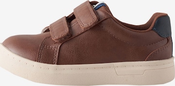 Next Tennarit värissä ruskea: etupuoli