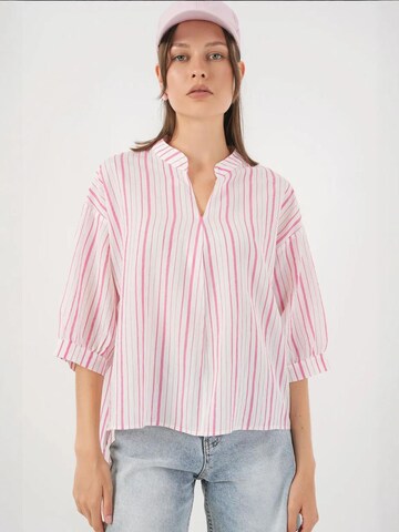 Bigdart - Blusa em rosa: frente