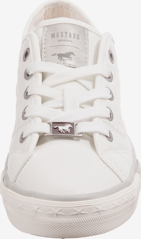 MUSTANG Sneakers in White