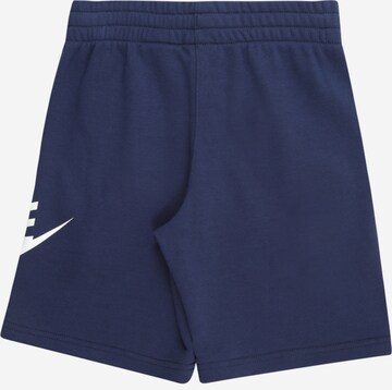 Nike Sportswear Loosefit Shorts 'Club Fleece' in Blau