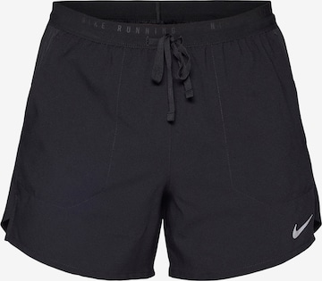 NIKE Regular Urheiluhousut 'STRIDE' värissä musta: etupuoli