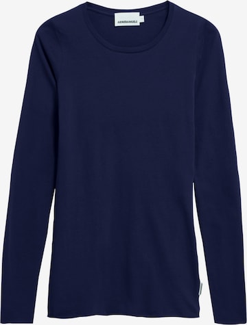 T-shirt ARMEDANGELS en bleu : devant