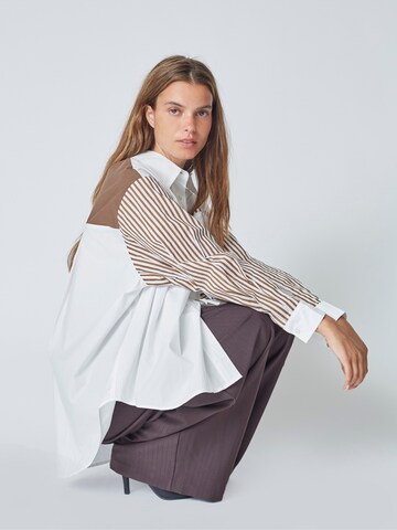 Chemisier 'Mio' co'couture en marron
