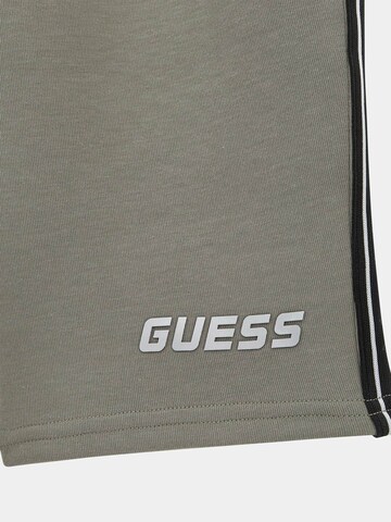 GUESS Regular Pants in Green