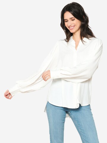LolaLiza Blouse in White: front