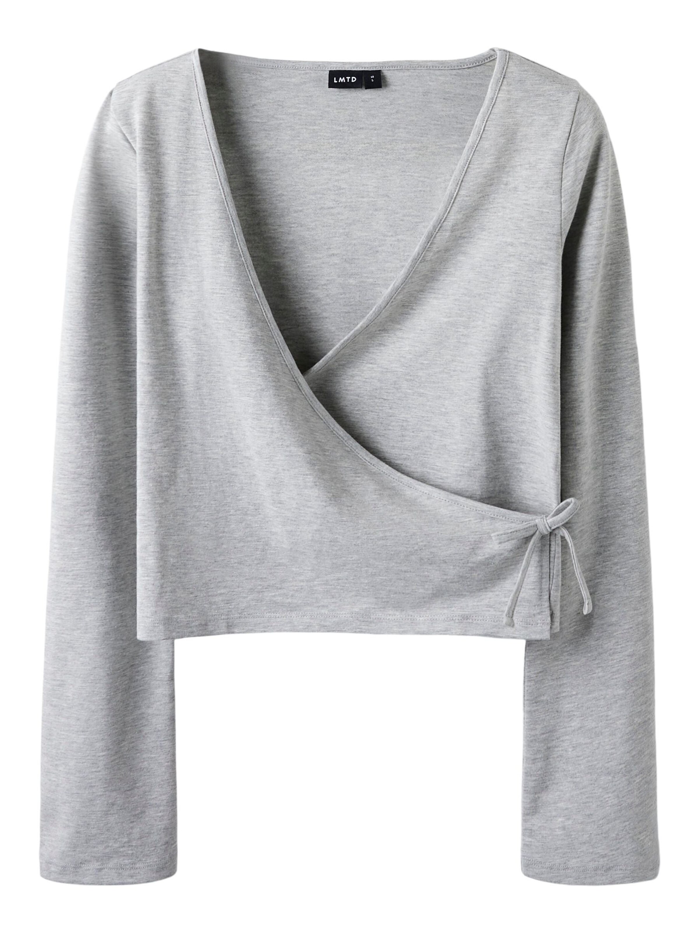 LMTD Blouse in Grey: front