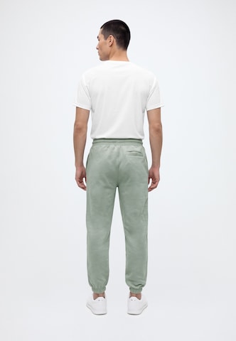 Effilé Pantalon BALMOHK en gris : derrière