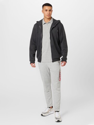 Tricou 'PETER' de la MEXX pe gri