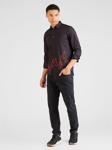 Coupe slim Chemise 'Emero' HUGO Red en noir