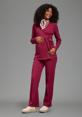 Neun Monate Shirt in Red: front