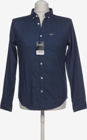 HOLLISTER Button Up Shirt in XS in Blue: front