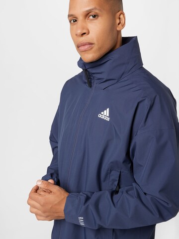 ADIDAS SPORTSWEAR Outdoorjas 'Traveer Rain.Ready' in Blauw