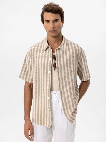 Antioch Regular fit Skjorta i beige: framsida