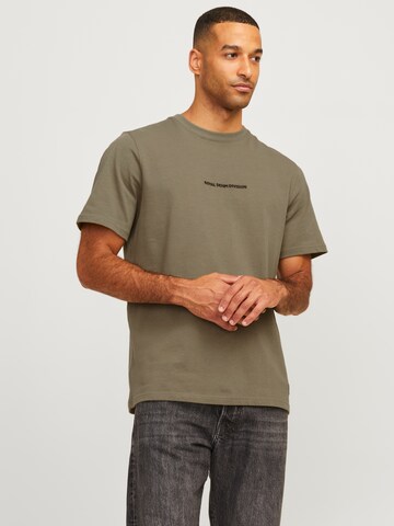 R.D.D. ROYAL DENIM DIVISION T-Shirt 'RDDBARRY' in Grün: Vorderseite