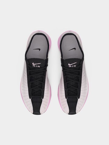 Sneaker low de la Nike Sportswear pe gri