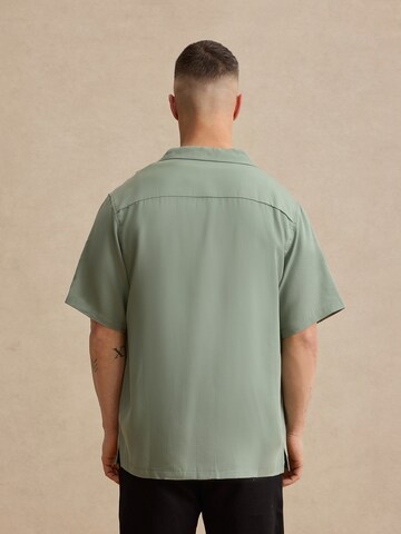 Coupe regular Chemise DAN FOX APPAREL en vert