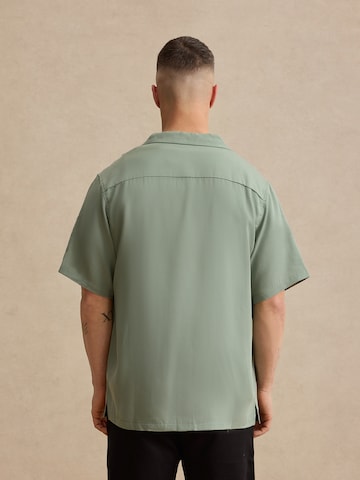 DAN FOX APPAREL Regular fit Риза в зелено
