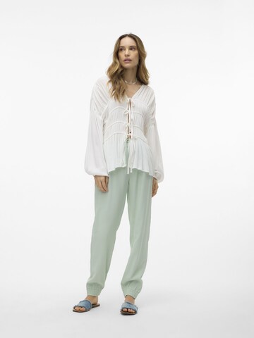 VERO MODA Tapered Broek 'CARMEN' in Groen