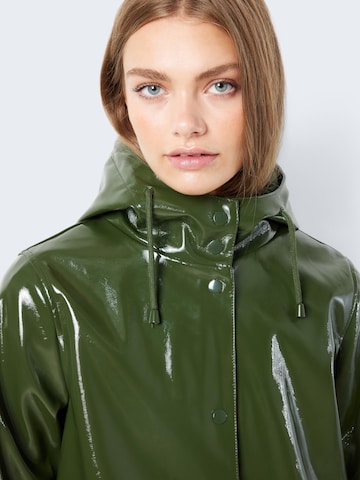 Noisy may Between-Seasons Coat 'SKY' in Green