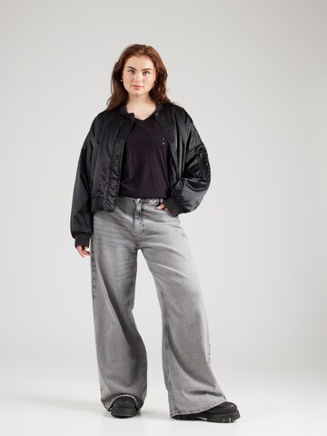 ONLY Carmakoma T-Shirt 'CARALEXIA' in Schwarz