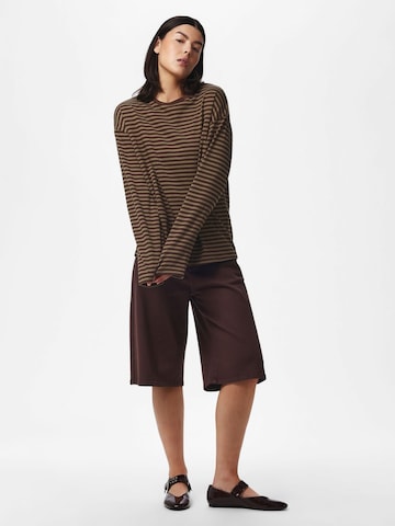 T-shirt 'PCSadie' PIECES en marron