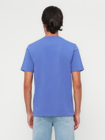 Lyle & Scott Футболка в Синий: сзади