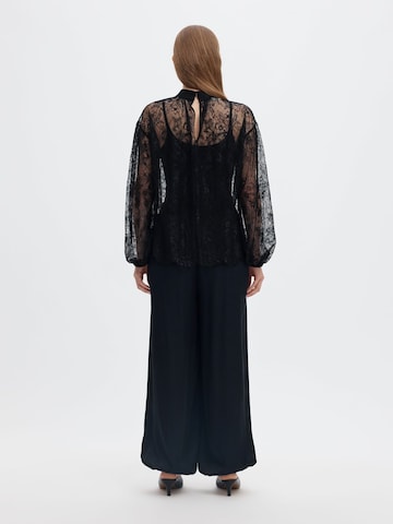 SELECTED - Blusa en negro