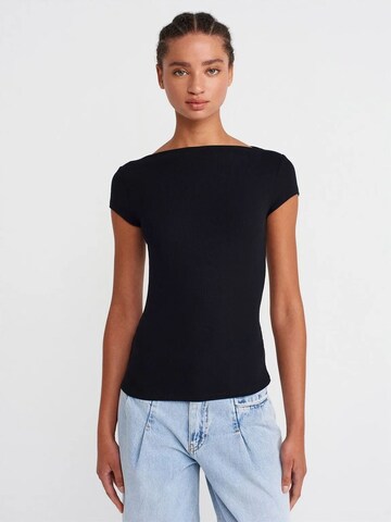 Dilvin Shirt in Black: front