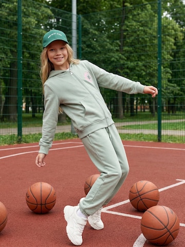 Trendyol Sweatsuit in Green