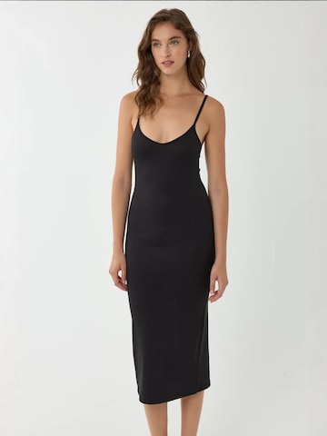 Hiccup - Vestido em preto: frente