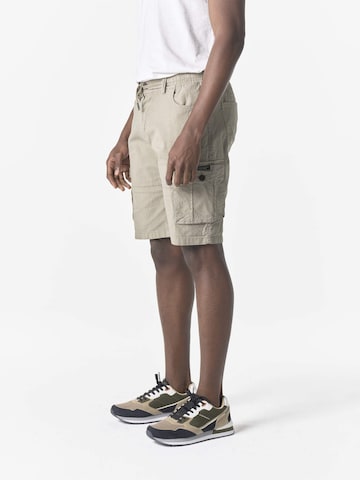 KOROSHI regular Τζιν cargo σε καφέ