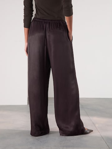 Loosefit Pantaloni di Next in marrone
