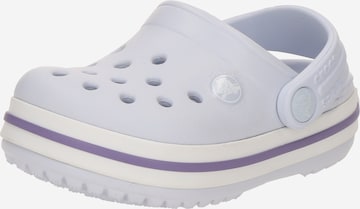 Chaussures ouvertes Crocs en violet : devant